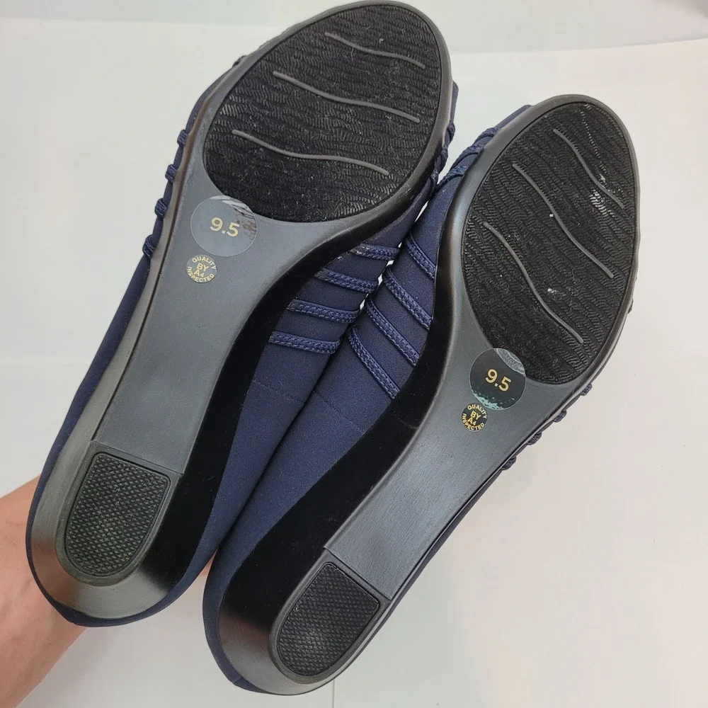 East‎ 5th Grace Wedge 024-2842 Navy Blue Strappy Peep Toe Low Heel Sandals 9.5M